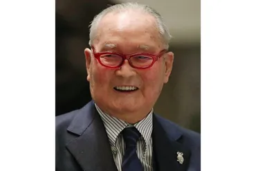 長嶋茂雄さんが歳で逝去》年に及んだ壮絶リハビリ生活、亡き妻との出会いの場で聖火ランナーを務め「最高の人生」に(ポストセブン)