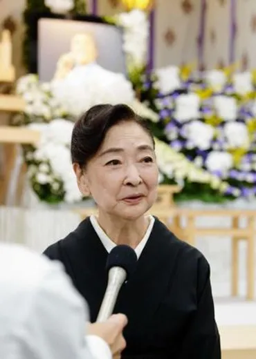 妻・香山美子、涙と笑顔で悼む三條正人さん通夜「命ってこんなにあっけない」芸能デイリースポーツ