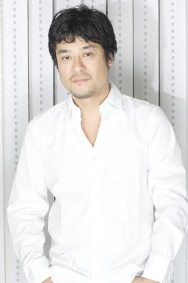 藤原啓治の声優人生を振り返る！野原ひろし、トニー・スターク…数々の名作を彩った声の軌跡とは？藤原啓治：アニメ、吹き替え、そして声優という仕事。