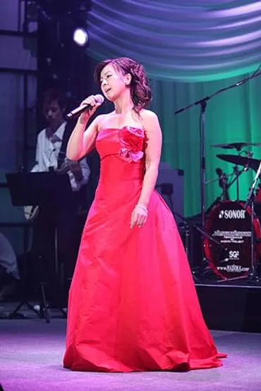 薬師丸ひろ子、20年ぶりライブでファン1000人を前に往年ヒット曲を熱唱 : 映画ニュース