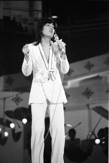 ジュリー・沢田研二はソロ歌手としてもトップスターだった! お茶の間にロックを届けた音楽的功績(AERA DIGITAL)