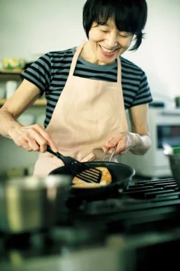 雑誌『栗原はるみ』第８号（2024年10月号）の注目特集は、毎日食べたい「健康レシピ」！ 