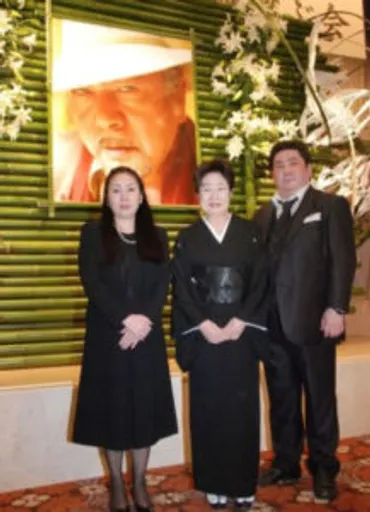 中村玉緒は現在は認知症で老人ホームはどこ?娘は車椅子で息子の死因についても