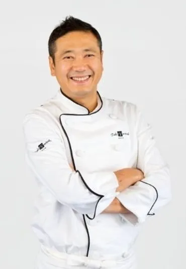 パティシエ鎧塚俊彦氏の軌跡：生い立ちから現在までの活躍とは？鎧塚俊彦氏のスイーツ、一夜城ヨロイヅカファーム、メディアでの活躍。