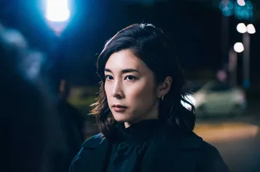 竹内結子の゛笑顔゛に「公式さんに救われた」の声…「スキャンダル専門弁護士 QUEEN」第9話 