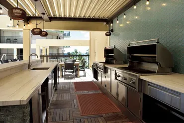 全館、大リニューアル！劇的に生まれ変わった、高級コンドで「暮らす」を満喫。 