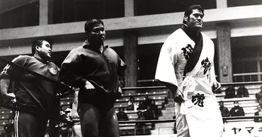 新日本を旗揚げした猪木への逆風。倍賞美津子が宣伝車のウグイス嬢？（3／4） 