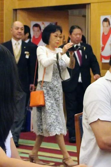 アントニオ猪木が妻・橋本田鶴子さんの永眠を公表! – 週刊ファイト