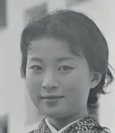 吉行和子の生い立ちは?病弱で裏方志望も主演で舞台女優デビューしていた!