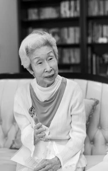 直木賞作家・皆川博子95歳「自由に書けるようになったのは、60代後半になってから。老人ホームに入居しても執筆を続ける、その原動力となっているのは…」（婦人公論.jp）  