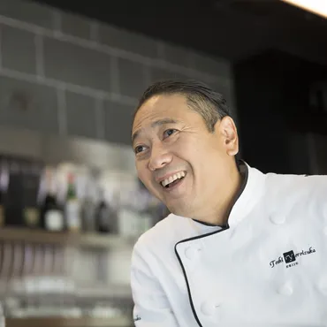 鎧塚俊彦氏の軌跡：一流パティシエへの道のり、震災、そして未来への挑戦？鎧塚俊彦氏のスイーツ哲学：素材へのこだわりと革新的な挑戦