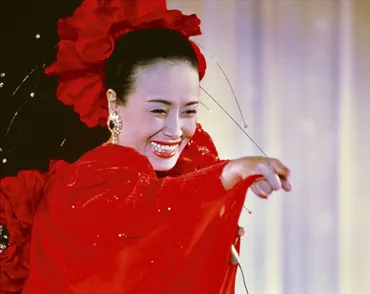 17歳で母・美空ひばりのすべてを相続。借金を背負っても〈ひばり御殿〉を手放さない理由 ひばり 御殿、楽曲、人──覚悟を持って守っていく