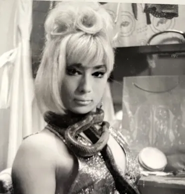 家出、ゲイバー、15歳 カルーセル麻紀さんの運命を変えたあの日：朝日新聞