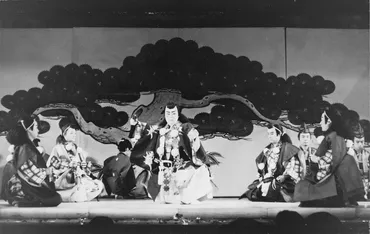 2ページ目）浅香光代 最後の告白「私の息子は大物政治家との隠し子でした──切ない母の懺悔」 女剣戟師の胸に秘めた過去