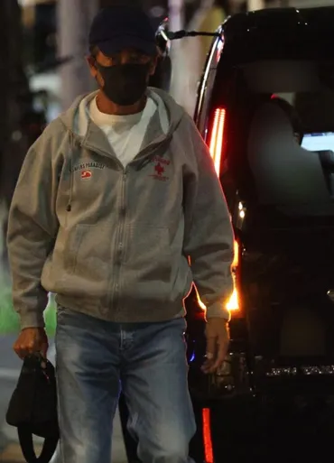 写真】検査入院の神田正輝に寄り添う「上品さと妖艶さを兼ね備えたショートカット女性」の素性