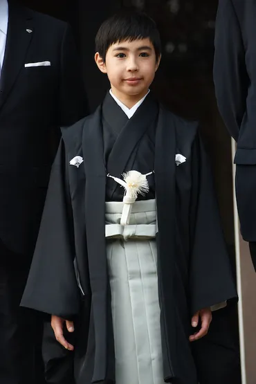 尾上菊五郎の孫で、寺島しのぶの長男・寺嶋眞秀が初代尾上眞秀を名乗り、『團菊祭五月大歌舞伎』で初舞台！ 