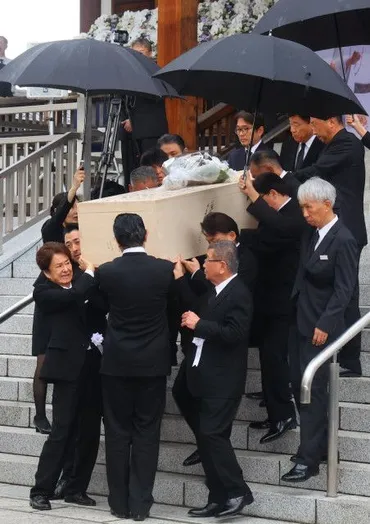 橋幸夫さん告別式でファン涙の大合唱 出棺時「いつでも夢を」で送った  吉永小百合は弔電で感謝「明るく優しくリードしてくれた」（サンケイスポーツ）