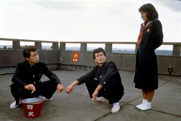 中山美穂 が映画デビュー作「ビー・バップ・ハイスクール」で見せる、15歳ながら仕上がっている美しさとスター性（HOMINIS）