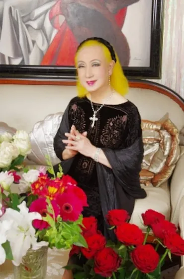 美輪明宏の世界：シャンソンと『ごきげんレッスン』で輝く人生とは？美輪明宏の『婦人公論』連載から読み解く生き方のヒント