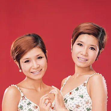 ザ・ピーナッツ トリビュート・ソングス 特設サイト