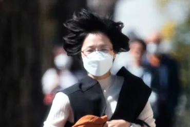 水野真紀、夫の徳島県知事選応援はボイコットも 熱心に推すのはカルロス・トシキ