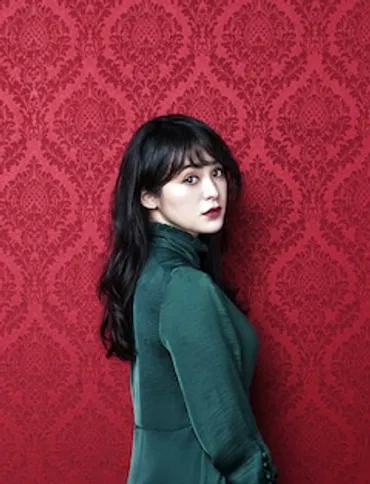 竹内結子主演「ミス・シャーロック」の配信日決定、滝藤賢一ら新キャスト6名解禁(コメントあり / 動画あり)