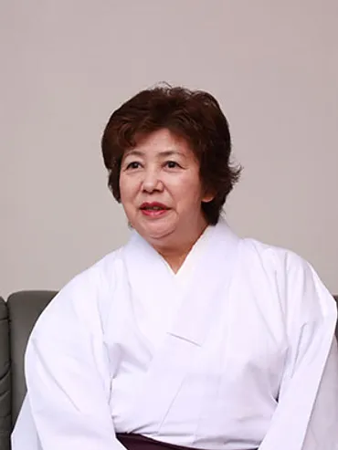 青森の神様、木村藤子先生の霊視鑑定とは？その特徴と予約方法を徹底解説！木村藤子先生の鑑定：対面鑑定とオンライン鑑定、その詳細。