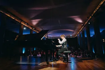 第19回ショパン国際ピアノコンクール2025！日本人ピアニストの挑戦と、熱狂の日本公演は？2025年ショパン国際ピアノコンクール、日本人ピアニストの活躍に期待