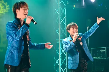 はやぶさが新曲「夜霧のセレナーデ」リリースライブを開催！ 巨匠・鶴岡雅義氏も駆けつけ二人の歌声に太鼓判 