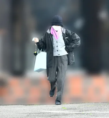 都はるみ、゛北の宿゛で育む矢崎滋との半同棲生活 レストランで肉料理を堪能し、ワインを買い込んで帰宅