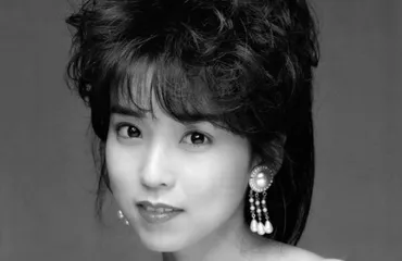 川島なお美の多才な魅力とは？ アイドル～DJ～女優、その輝かしい軌跡を振り返る？川島なお美：時代を彩った美貌と才能、その光と影