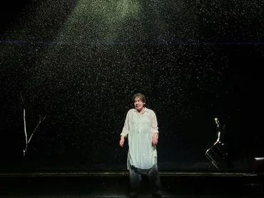 毎日毎日が刺激的」大竹しのぶが手応え、フィリップ・ブリーン演出「リア王」開幕（舞台写真 / コメントあり） 