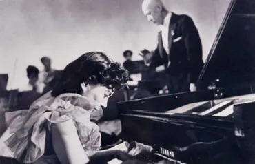 インタビュー】室井摩耶子(ピアニスト・100歳)「音楽には終わりも極限もありません。変わらず弛まず、鍵盤に手を置きます」