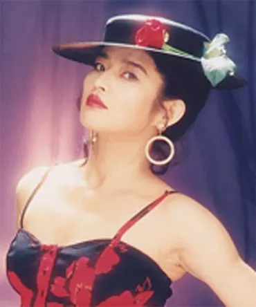 デビューレコード「虹色の湖」が大ヒット/中村晃子の出演依頼はタレント依頼.comへ