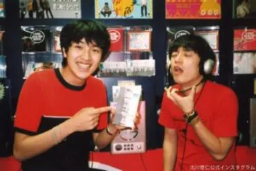 ゆず・北川悠仁、『夏色』発売当時の貴重写真公開 25年前の姿に「若っ！」 – Sirabee