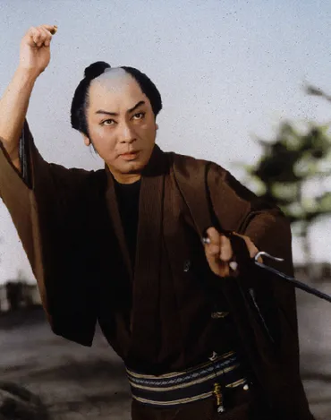 時代劇『銭形平次』の魅力とは？長谷川一夫から大川橋蔵、そして現在まで、時代を超えて愛される秘密を探る！長谷川一夫、大川橋蔵、北大路欣也…名優たちが演じた『銭形平次』