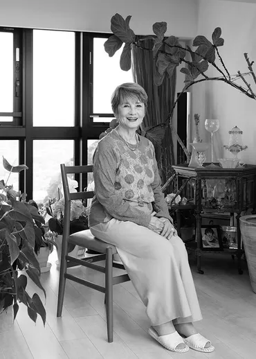 中原ひとみ77歳で一軒家からマンションへ。パーキンソン病を発症した夫・江原真二郎の在宅介護ができたのはマンションだからこそ 夫 が施設に入所、初のひとり暮らしの心細さを埋めるのは、夫とのテレビ電話と娘家族