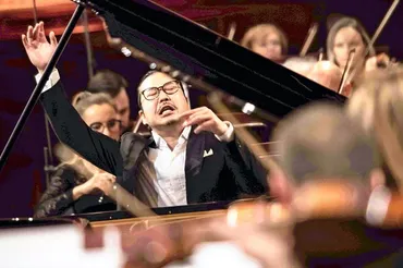 内田光子さん以来の日本人最高位、反田恭平さん2位入賞…ショパン国際ピアノ・コンクール : 読売新聞