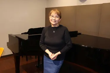 岡崎友紀ってどんな人?:国民的アイドルから多才な活躍、その魅力とは?岡崎友紀:芸能生活60周年を迎え、現在も精力的に活動