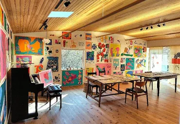 阿部真理子展覧会「FUN」没後15年、鮮やかな色彩と毒っ気が蘇る？吉田牧場「FUN」で開催される阿部真理子展覧会