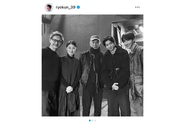 祖父＆両親が大物俳優の24歳緒形龍、家族集合ショット披露 兄の ...