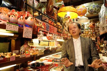 情熱人:小説、民芸品店の先に――ねじめ正一さん