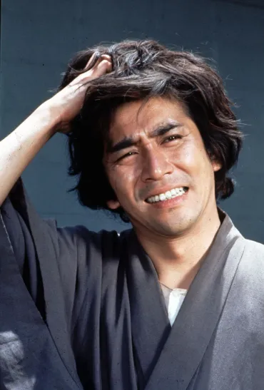 石坂浩二の現在とこれから？俳優、文化人として多岐にわたる活躍、その魅力に迫る石坂浩二、ドラマ、映画、CM、舞台、ナレーションとメディアを横断