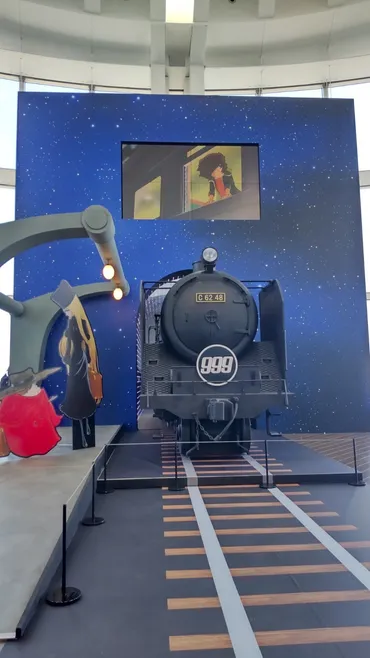 開幕】「『銀河鉄道999』50周年プロジェクト 松本零士展 創作の旅路」 東京シティビュー(東京・六本木)で9月7日まで 大漫画家の軌跡と代表作の魅力を再確認 – 美術展ナビ