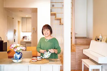 実母との近居を機に始めた〈終活片づけ〉。服も本も「入るだけ」「買ったら捨てる」で衝動買いを防ぎ、スッキリを維持 断捨離は気力体力ある60代に~中山庸子 さん、こだわり満載のお宅拝見<前編>