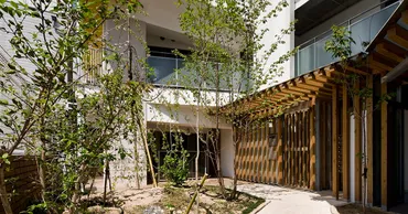 高齢者に優しい集合住宅、追求したら…「多世代で助け合う」