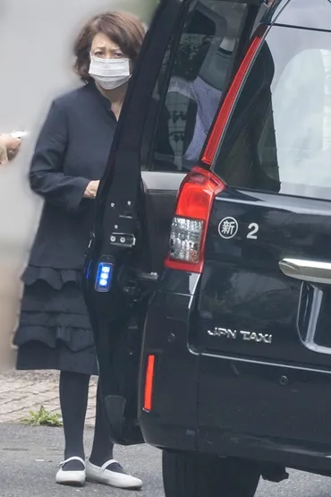 加賀まりこ、ひっそり事務所独立 年下カレと二世帯同居