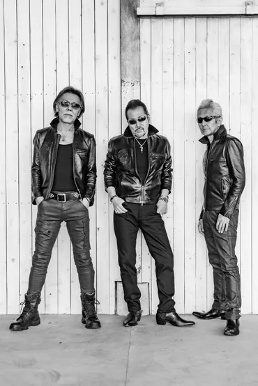 横浜銀蝿Johnnyがレコード会社の社長退きバンドに専念、リーダー嵐の遺言を受けて 